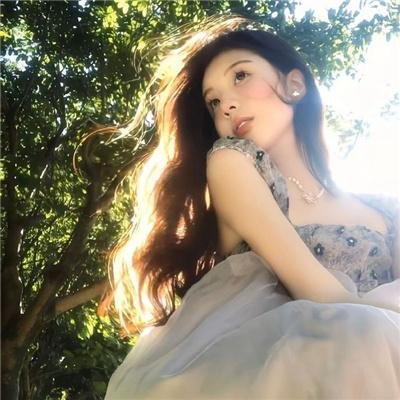 女孩的灵缇犬